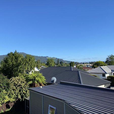 Spacious Retreat With Mountain View Rotorua Ngoại thất bức ảnh