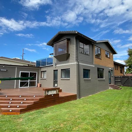 Spacious Retreat With Mountain View Rotorua Ngoại thất bức ảnh