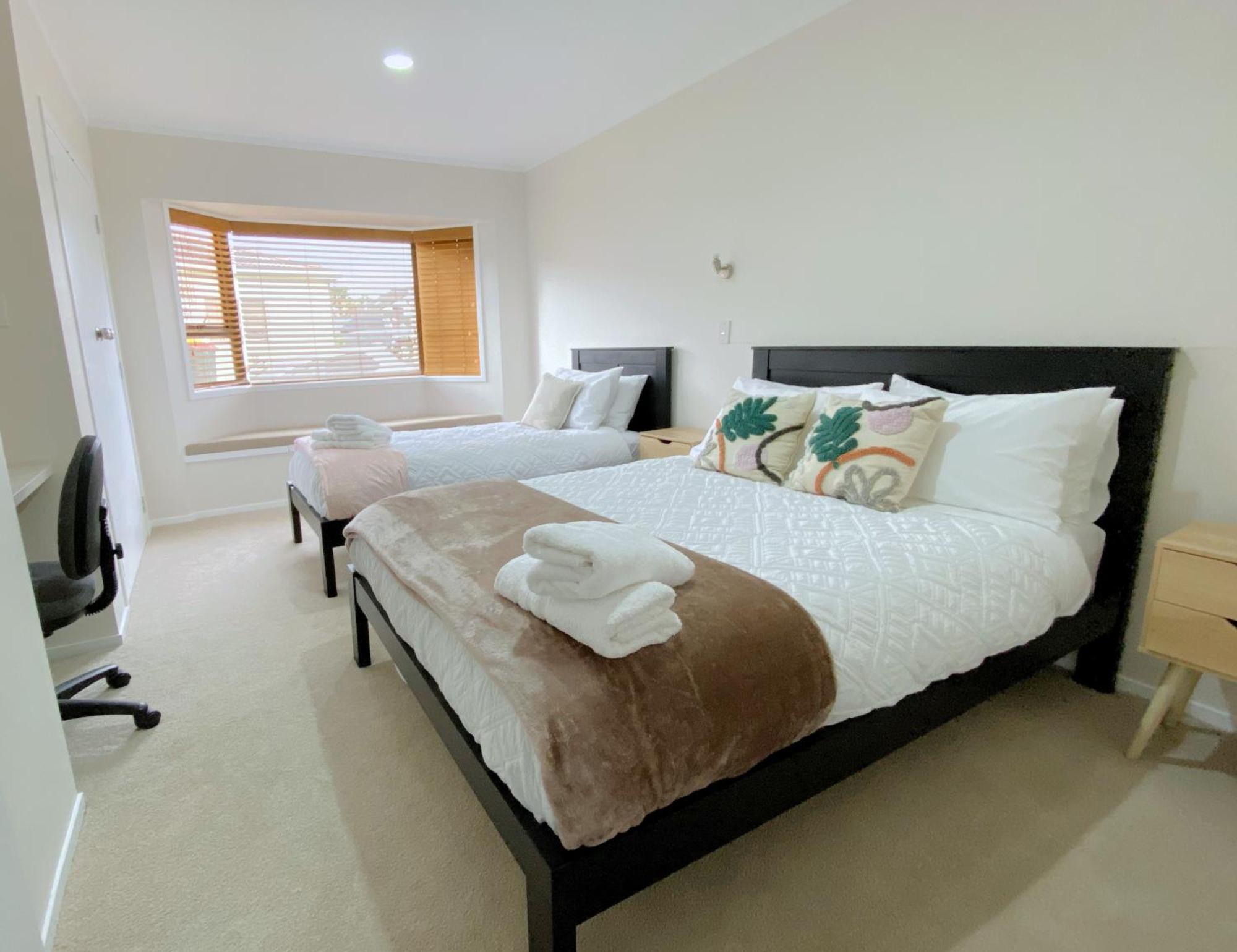 Spacious Retreat With Mountain View Rotorua Ngoại thất bức ảnh