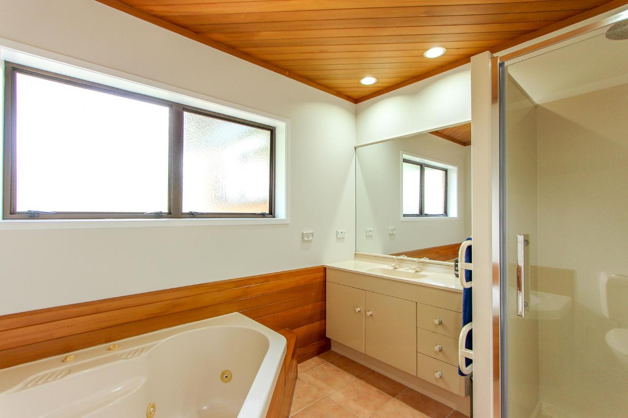 Spacious Retreat With Mountain View Rotorua Ngoại thất bức ảnh