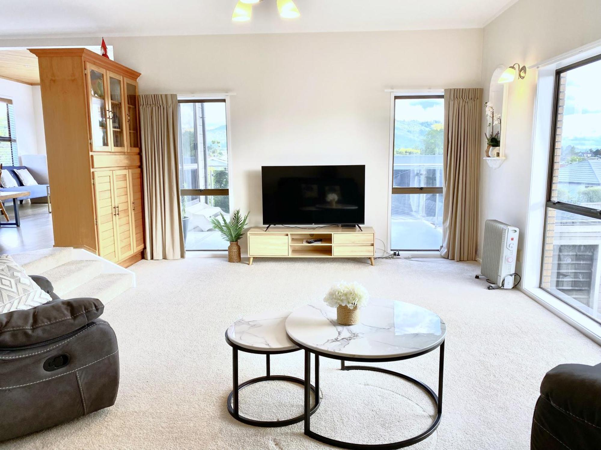 Spacious Retreat With Mountain View Rotorua Ngoại thất bức ảnh