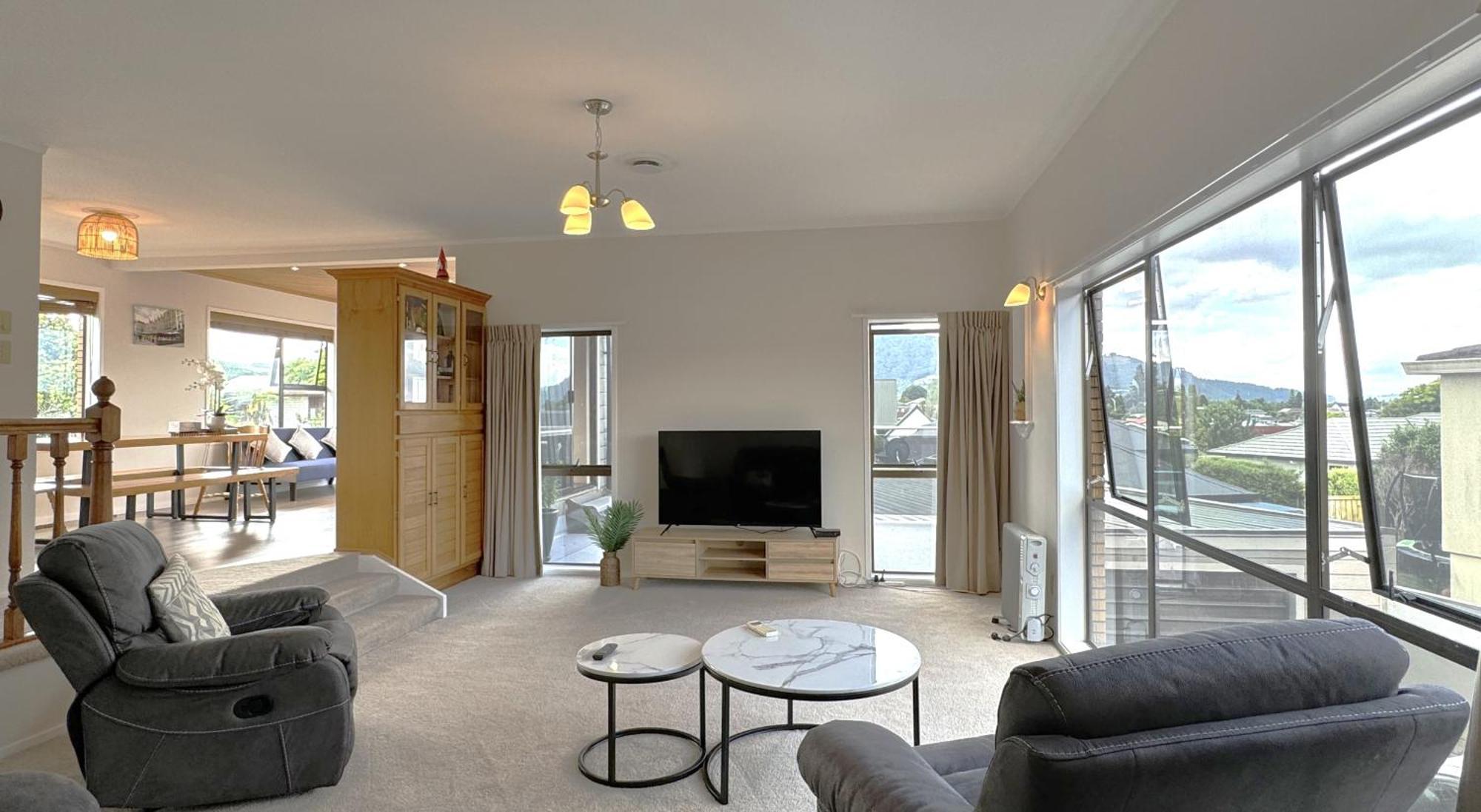 Spacious Retreat With Mountain View Rotorua Ngoại thất bức ảnh